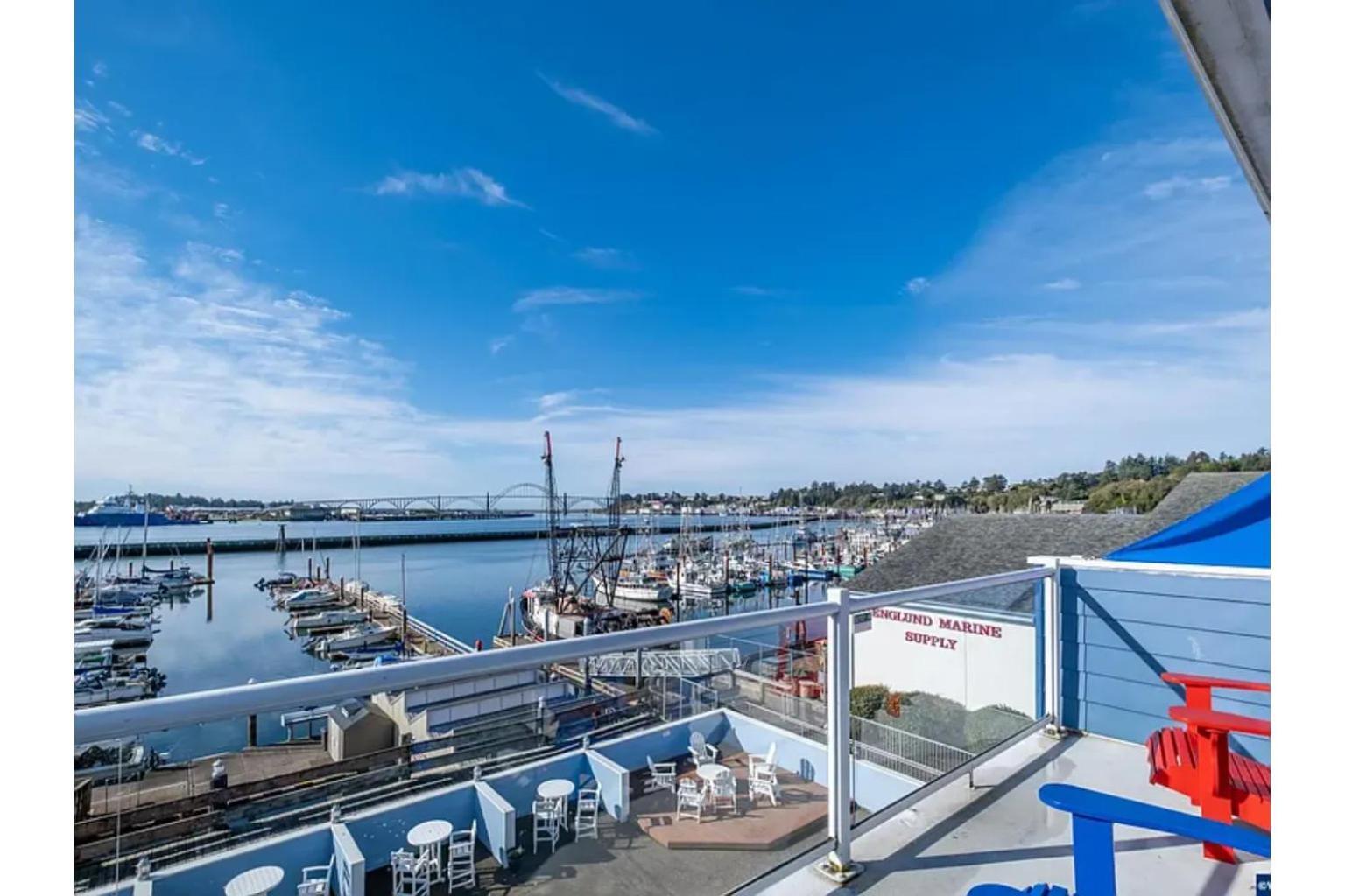 The Landing At Newport Condominium Hotel Экстерьер фото