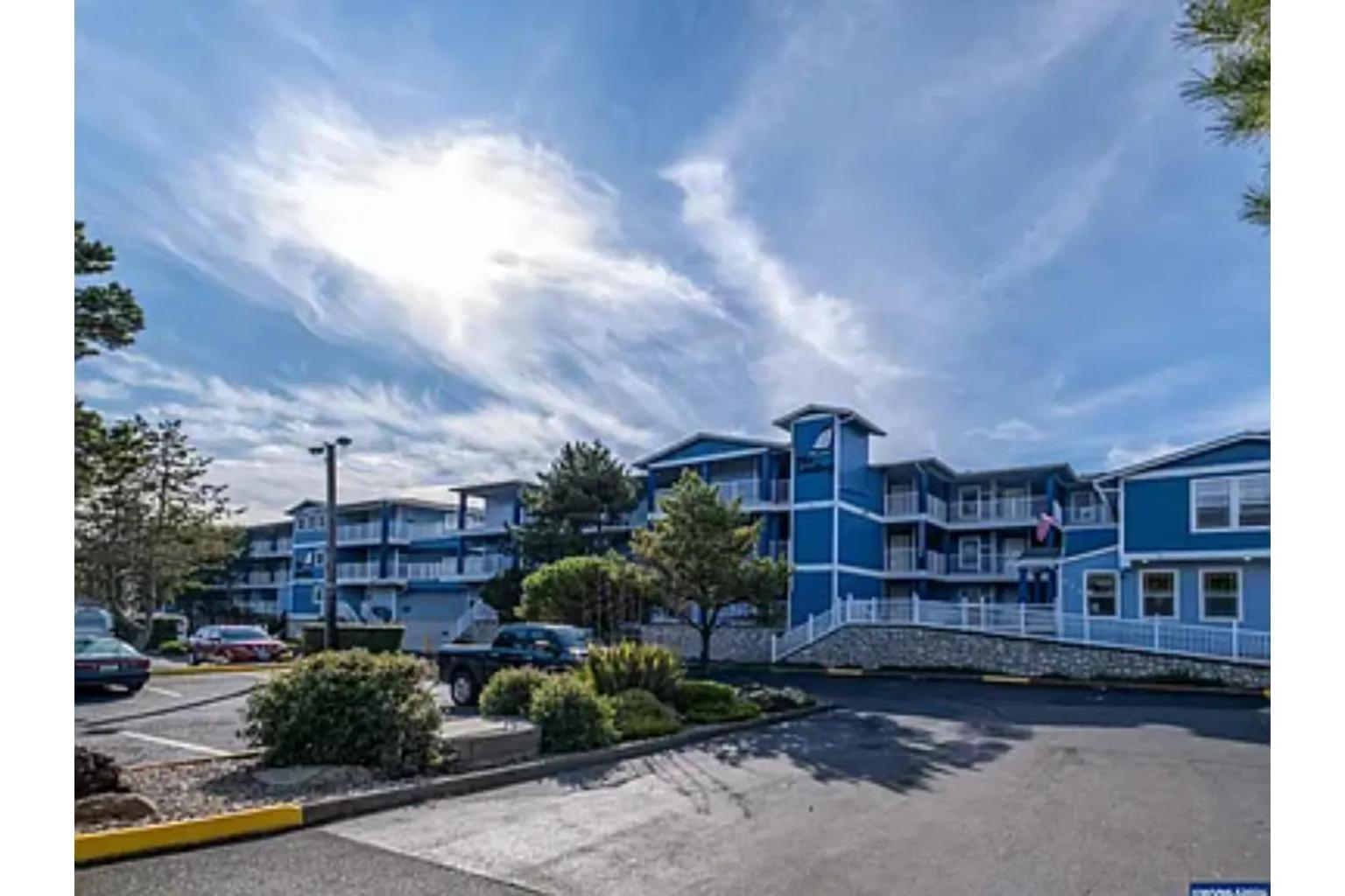 The Landing At Newport Condominium Hotel Экстерьер фото